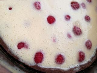 Tarta de chocolate blanco y frambuesas