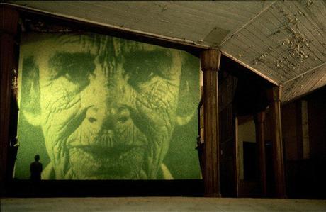 Impresionantes retratos hechos de la manipulación de hierbas Impresionantes retratos hechos de la manipulación de hierbas