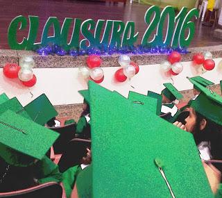 Felicitaciones por tu graduación Felicitaciones por tu graduación