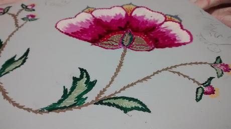 Como trabajamos en dos mesitas de luz imitando un bordado Como trabajamos en dos mesitas de luz imitando un bordado