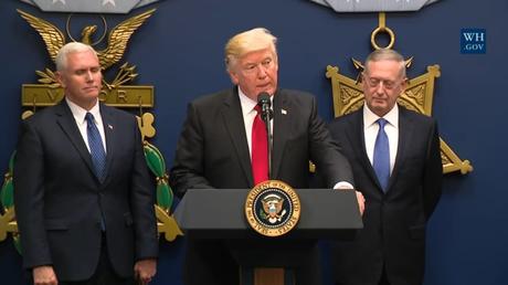 Trump firma orden ejecutiva restringiendo emisión de visas y admisión de refugiados Trump firma orden ejecutiva restringiendo emisión de visas y admisión de refugiados