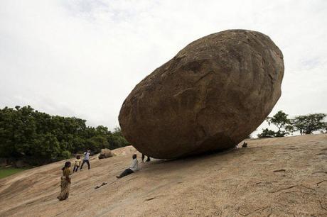 Una piedra de 250 toneladas que desafía las leyes de la física