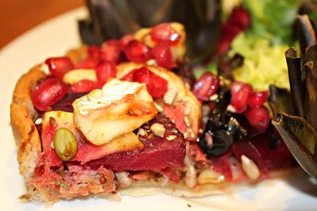 COCA DE HOJALDRE CON REMOLACHA Y MANZANA COCA DE HOJALDRE CON REMOLACHA Y MANZANA