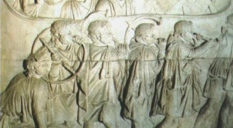 Toque de trompeta en el campamento romano. Toque de trompeta en el campamento romano.