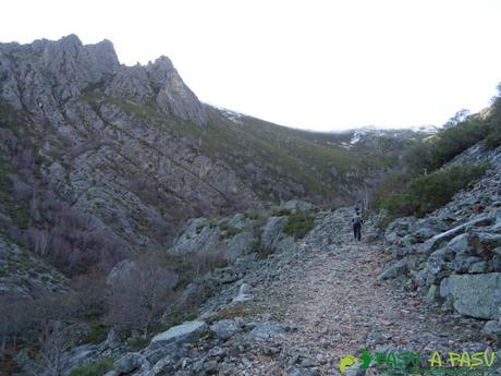 Subiendo al Valle de Langreo desde el Pozo de la Leña