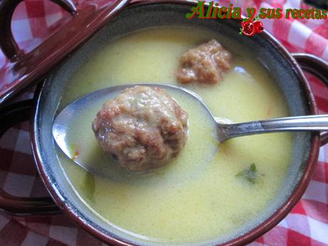 SOPA DE ALBÓNDIGAS DE CARNE