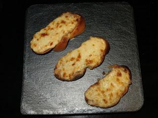 TOSTA DE QUESO CON ACEITE