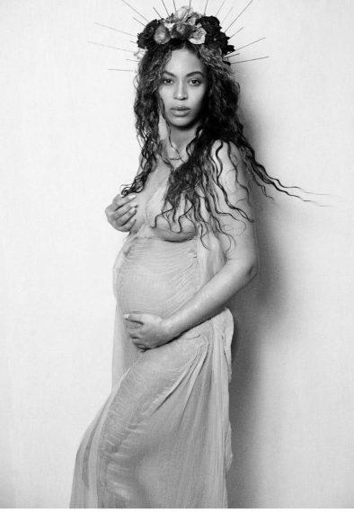 Beyoncé anuncia un nuevo embarazo con una extensa galería de fotos