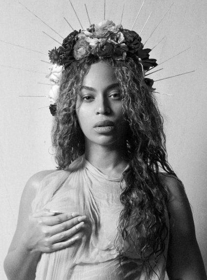 Beyoncé anuncia un nuevo embarazo con una extensa galería de fotos