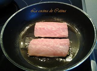 Lubina con polvo de almendra, pasas y piñones Lubina con polvo de almendra, pasas y piñones