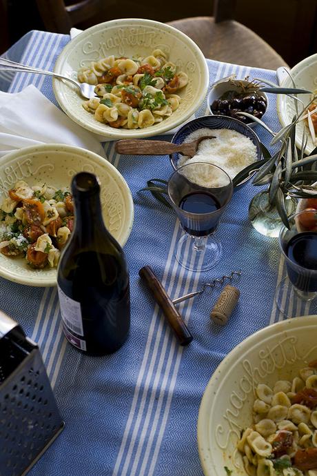 ORECCHIETTE CON SALSA DE TOMATES ASADOS ORECCHIETTE CON SALSA DE TOMATES ASADOS