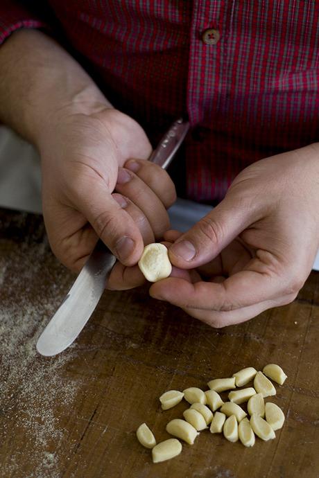 ORECCHIETTE CON SALSA DE TOMATES ASADOS ORECCHIETTE CON SALSA DE TOMATES ASADOS