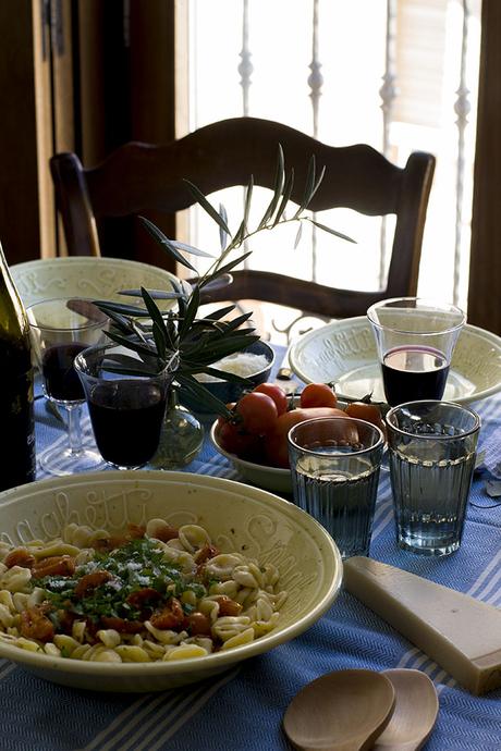 ORECCHIETTE CON SALSA DE TOMATES ASADOS ORECCHIETTE CON SALSA DE TOMATES ASADOS