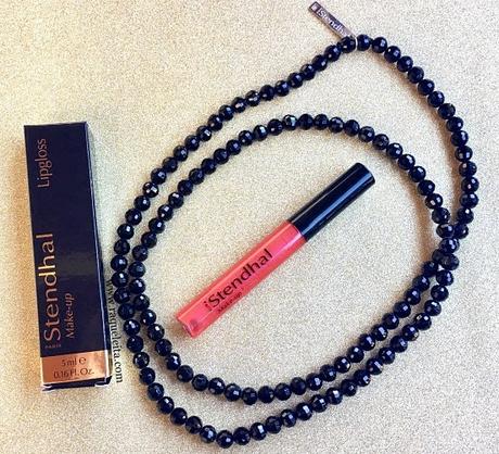 Celebra San Valentín Besando Mucho a tu Pareja pero con el Lipgloss de Stendahal Celebra San Valentín Besando Mucho a tu Pareja pero con el Lipgloss de Stendahal