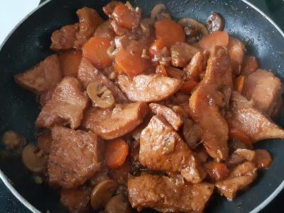 ESTOFADO DE PAVO AL PEDRO XIMENEZ ESTOFADO DE PAVO AL PEDRO XIMENEZ