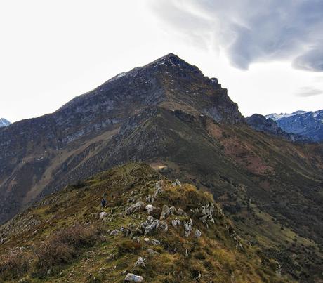 PICO TEYEU DESDE SANTILLAN POR CUENYE MALA Y BEYU PEN