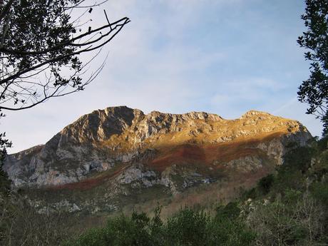 PICO TEYEU DESDE SANTILLAN POR CUENYE MALA Y BEYU PEN