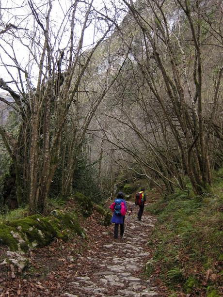 PICO TEYEU DESDE SANTILLAN POR CUENYE MALA Y BEYU PEN