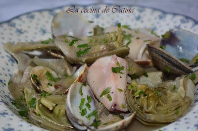 Alcachofas con almejas y chipirones Alcachofas con almejas y chipirones