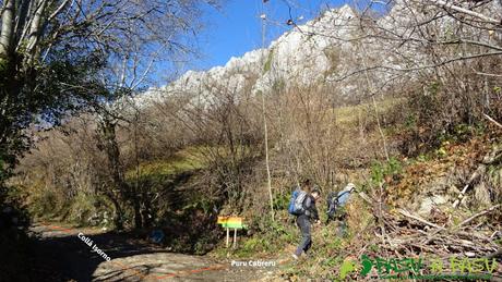 Cruce de caminos entre Isorno y Puru Cabreru