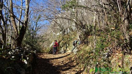 Cruce a la derecha a Puru Cabreru