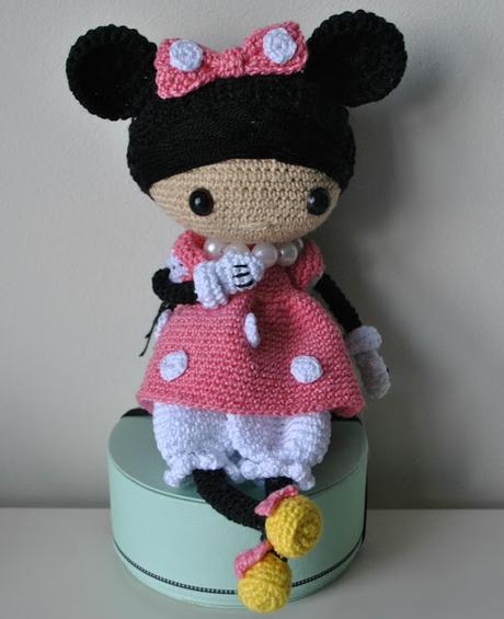 MINNIE MOUSE DE GANCHILLO