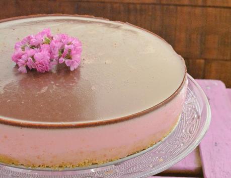 Tarta de natillas de fresa y chocolate