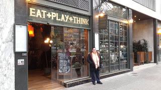 Encuentro blogger/booktuber en el Pudding Coffee Shop de Barcelona