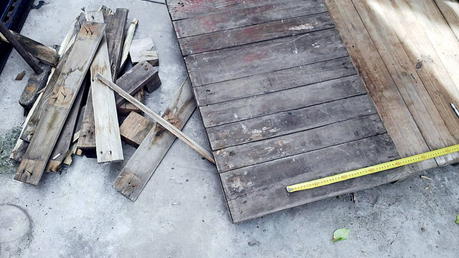 How to Build a Wood Pallet Headboard How to Build a Wood Pallet Headboard