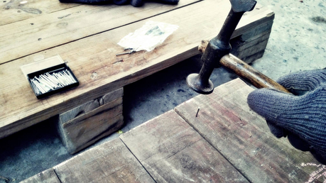 How to Build a Wood Pallet Headboard How to Build a Wood Pallet Headboard