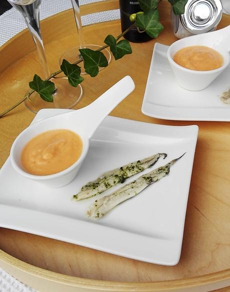 Salmorejo con boquerones en vinagre