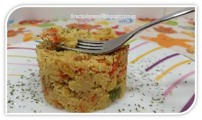 Cuscús de coliflor con verduras y pollo