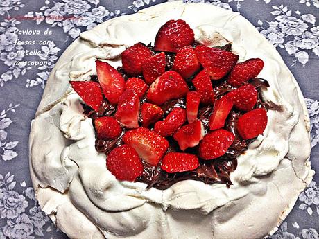 Pavlova de fresas con Nutella y Mascarpone Pavlova de fresas con Nutella y Mascarpone