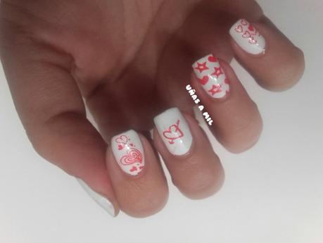 Diseños de uñas con corazones para San Valentín