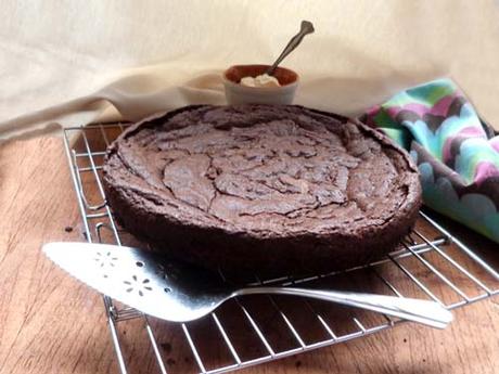 torta de chocolate amargo con crema de café | sin tacc