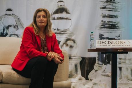 “Los empresarios Pymes toman decisiones sin un proceso sistemático y racional que las sustenten” “Los empresarios Pymes toman decisiones sin un proceso sistemático y racional que las sustenten”