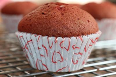 Red cupcakes TM5