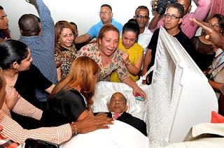 Velan cadáveres de Leo Martínez y Luis Manuel en SPM. Velan cadáveres de Leo Martínez y Luis Manuel en SPM.