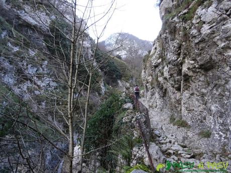 Subiendo la Foz de la Escalada