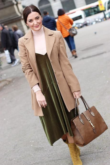 Como combinar un vestido lencero Como combinar un vestido lencero