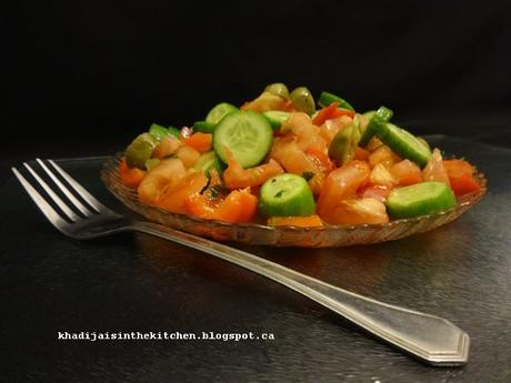 SALADE DE POIVRONS ROTIS, CONCOMBRE ET TOMATES / ROASTED PEPPER, CUCUMBER AND TOMATO SALAD /ENSALADA DE PIMIENTOS ASADOS, PEPINO Y TOMATES / سلطة الفلفل المشوي و الخيار والطماطم