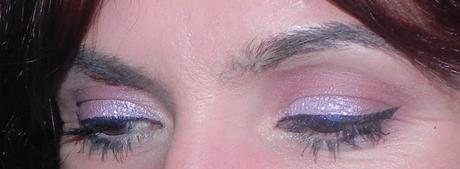 Plumetti rosa, y encaje gris (maquillaje, manicura y moda)