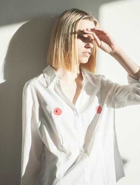 Camisetas y broches para luchar contra la censura de pezones de Instagram Camisetas y broches para luchar contra la censura de pezones de Instagram