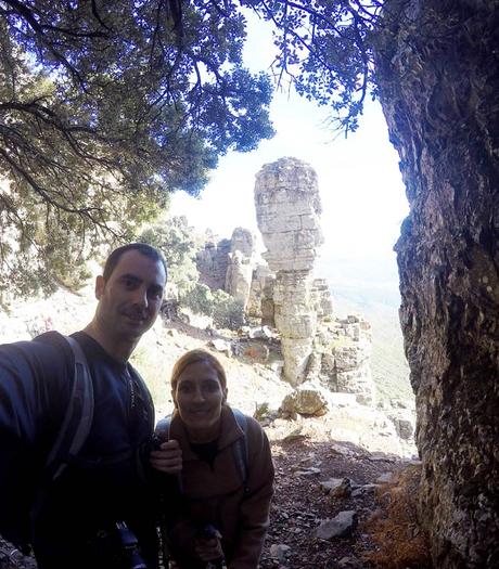 Ruta de la Portilla Bejarana y la ‘Torrita’, un viaje al corazón de Las Batuecas Pablo y Estefanía en la 'Torrita' Portilla Bejarana
