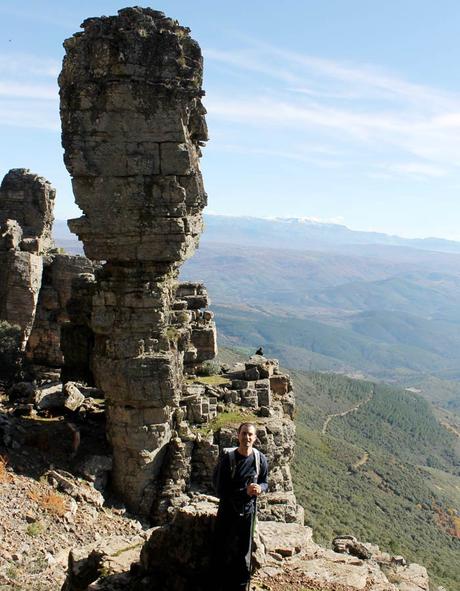 Ruta de la Portilla Bejarana y la ‘Torrita’, un viaje al corazón de Las Batuecas Pablo junto a la 'Torrita' Portilla Bejarana