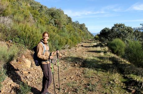 Ruta de la Portilla Bejarana y la ‘Torrita’, un viaje al corazón de Las Batuecas Pista que se toma tras la bajada pronunciada desde la Portilla Bejarana