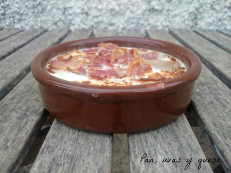 Salchichas con salsa de queso Parmesano Salchichas con salsa de queso Parmesano