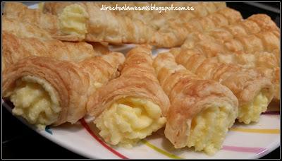 Conos de hojaldre rellenos de crema pastelera