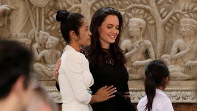 Angelina Jolie habla de su divorcio Angelina Jolie habla de su divorcio
