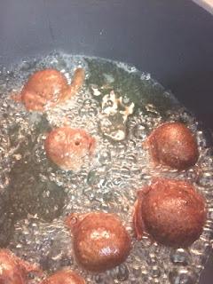 BUÑUELOS DE CHOCOLATE Y NARANJA